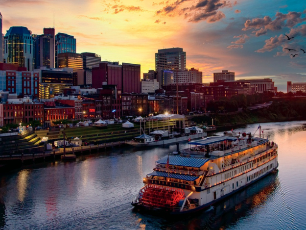 river coastline in Nashville