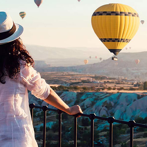 girl and hot air balloons