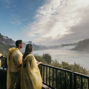 Niagara Park - Journey behind the falls