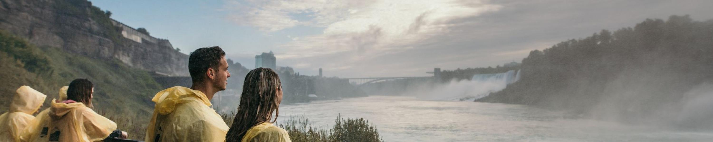 Niagara Park - Journey behind the falls